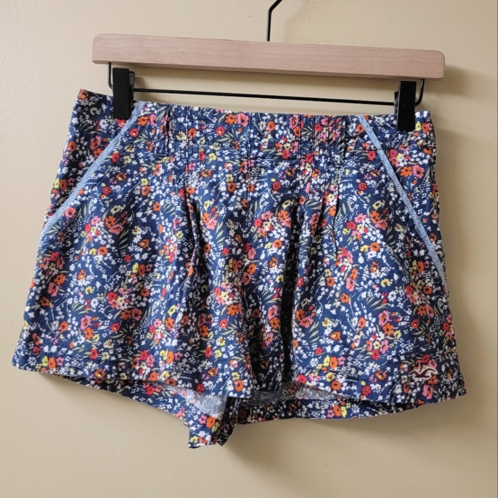 Hollister 100% Cotton Floral Shorts Size 5
